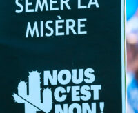 La pression sur le gouvernement continue